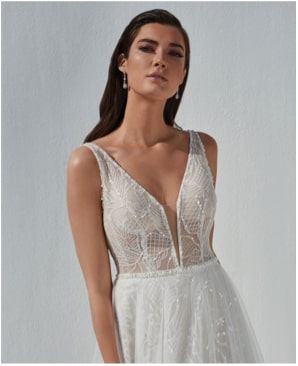 Model wearing a Justin Alexander Classic Elegance